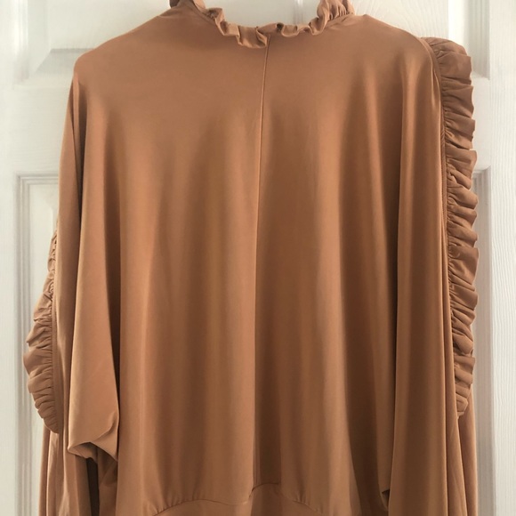 Express Ruffle Sleeve Blouse - Picture 6 of 8